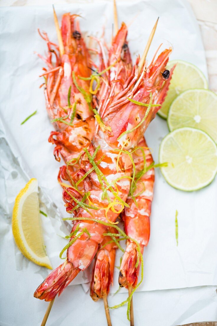 Fried king prawns with lemon and lime