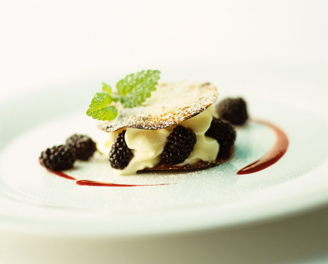 Mille Feuilles mit Sahne & Brombeeren