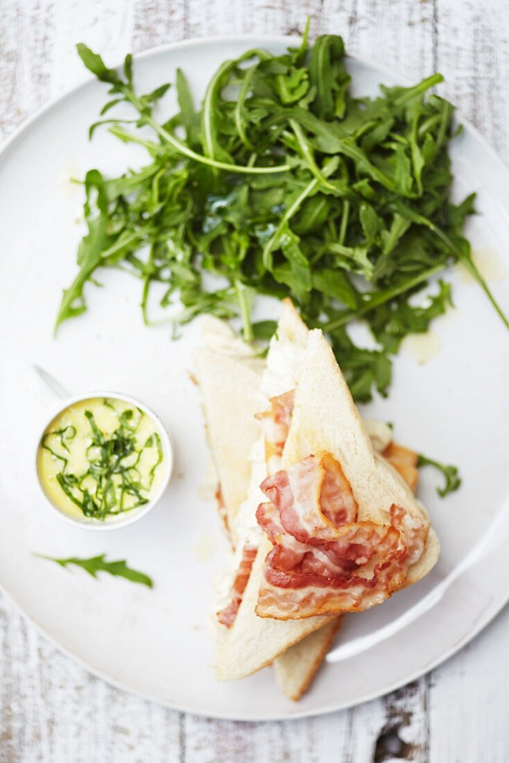 Sandwiches with bacon and rocket
