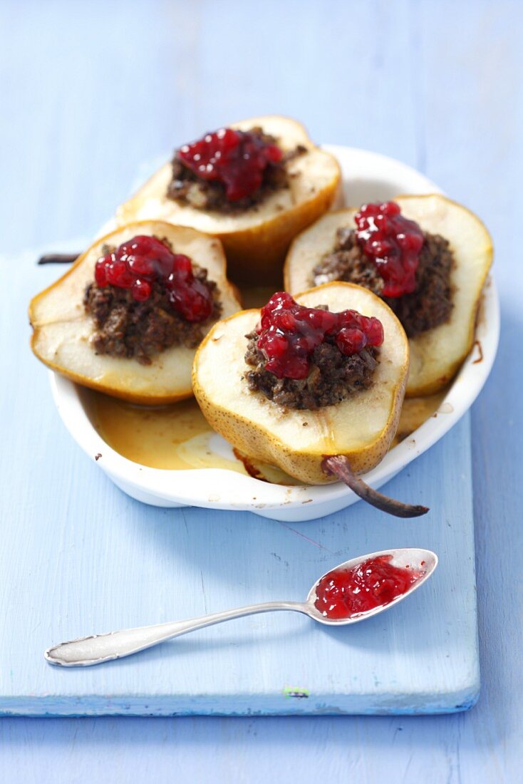Pears filled with chicken livers and cranberries