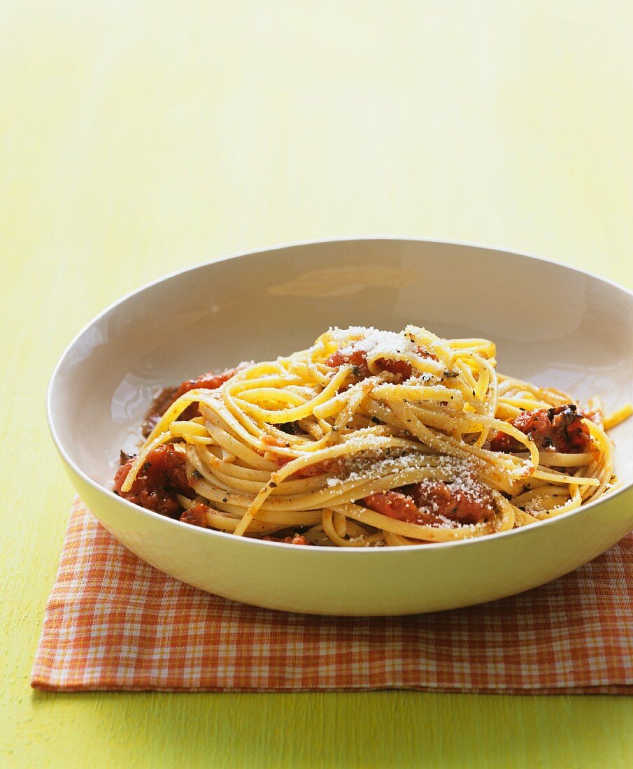 Linguine with grilled tomatoes and parmesan