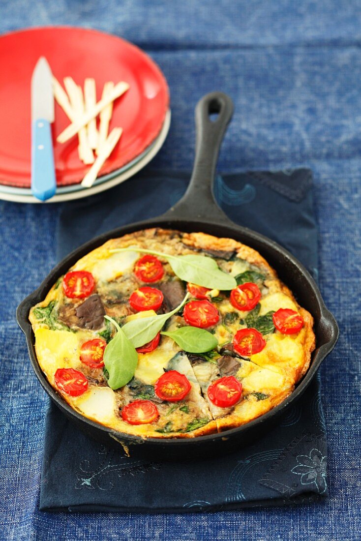 Kartoffeltortilla mit Auberginen und Kirschtomaten