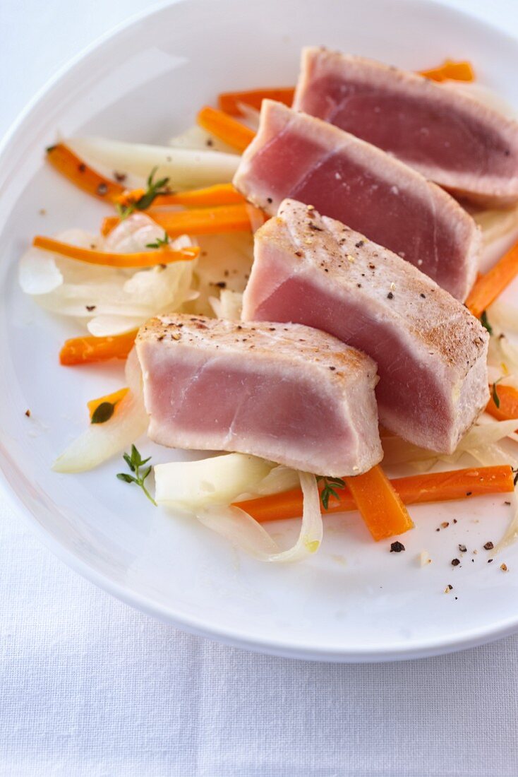 Seared tuna on fennel and carrots