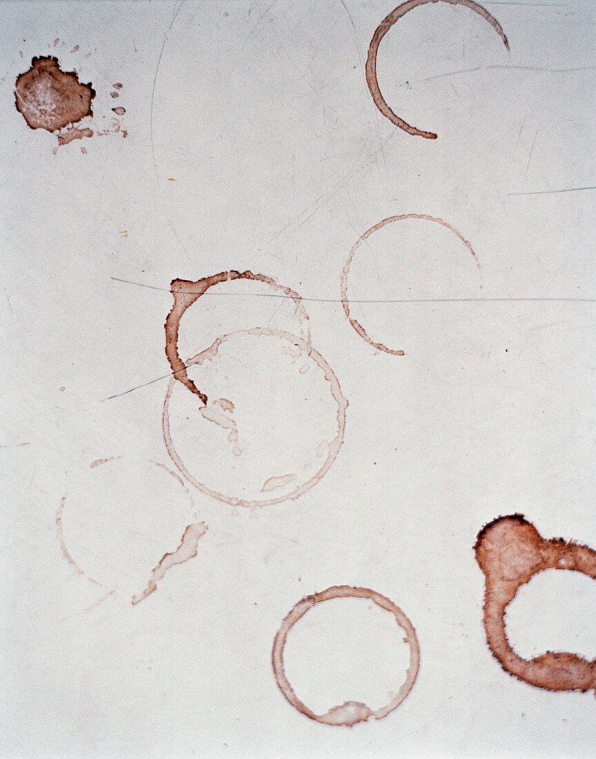 Vinestain on a white table.