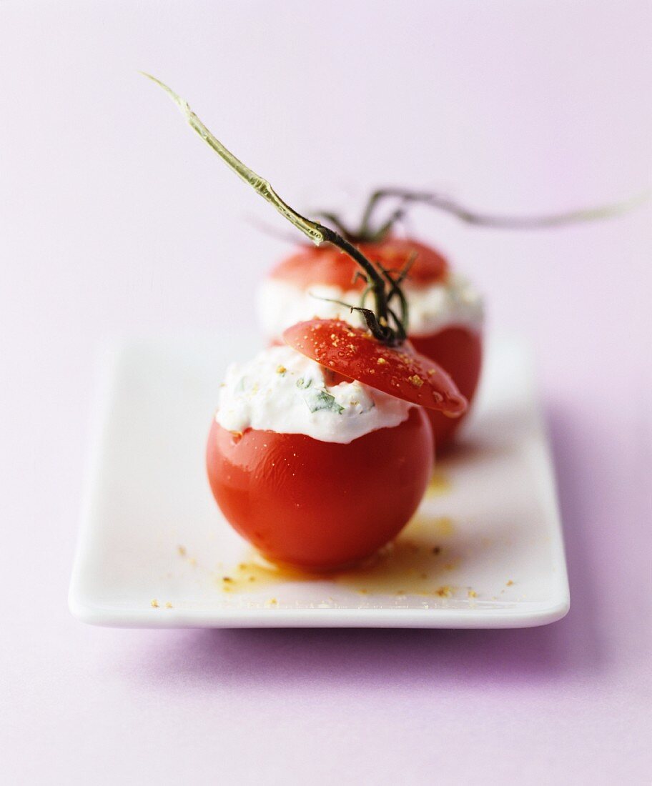 Gefüllte Tomaten mit Gorgonzolacreme
