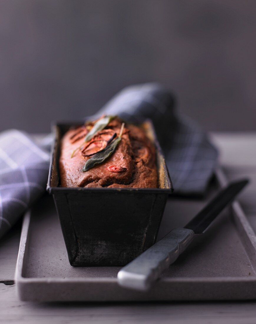 Red wine cake with shallots and sage
