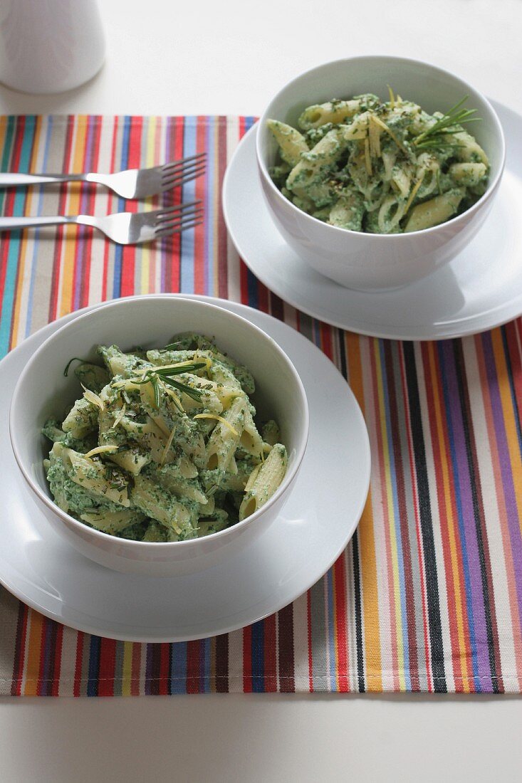 Pennette con gli spinaci (Nudeln mit Sahnespinat, Italien)