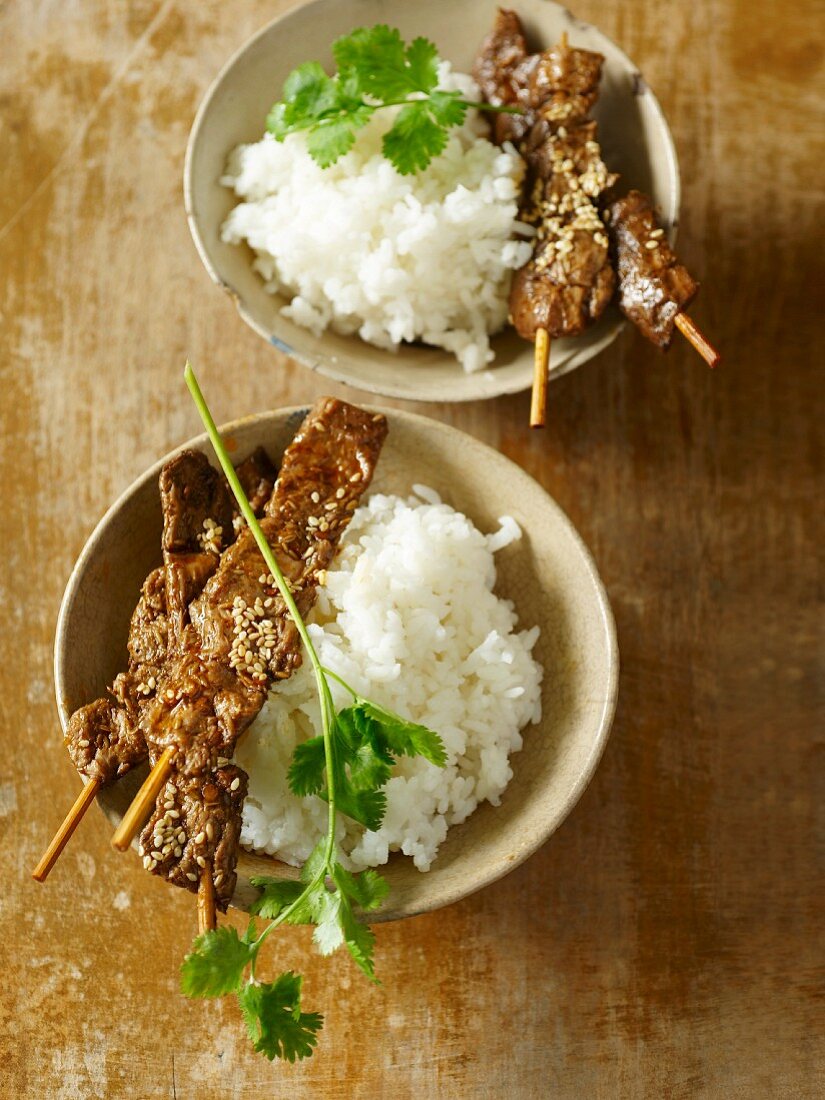 Seitan skewers with chilli and coriander