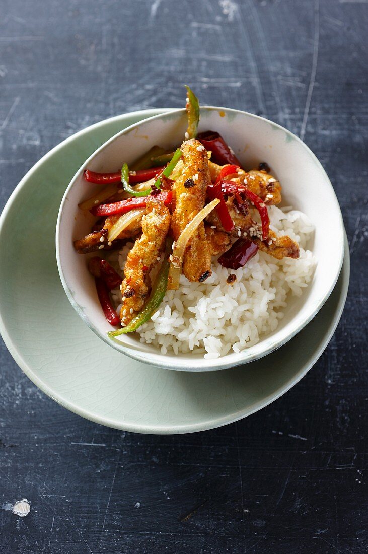 Red and green peppers with vegetarian meat in batter