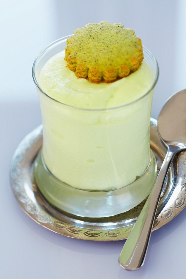 Matcha mousse with a matcha biscuit