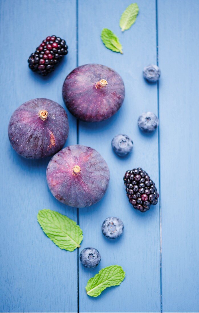 Fresh figs, blackberries and blueberries
