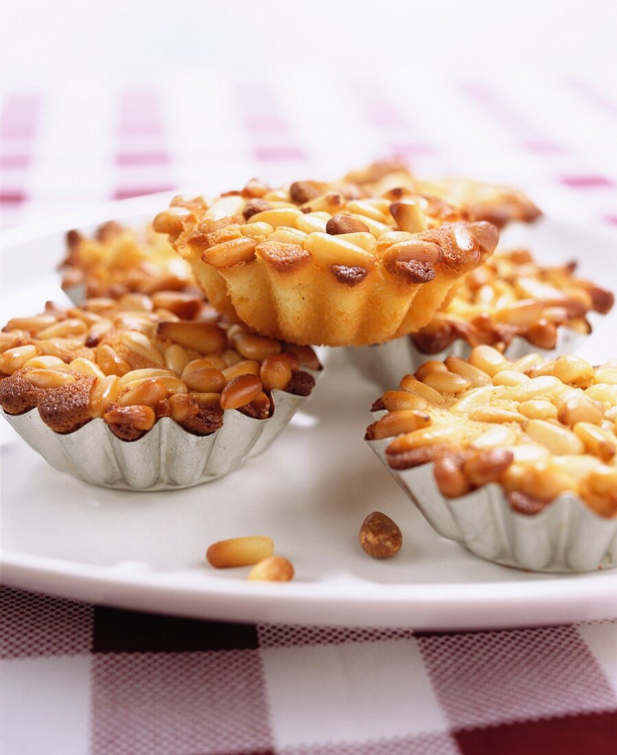 Mazarin tarts with pine nuts (Sweden)