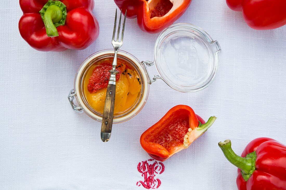 Preserved peperoni grigliati (chargrilled peppers, Italy)