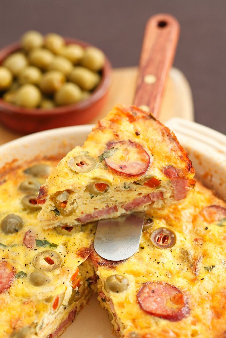 Frittata mit Wurst und Oliven