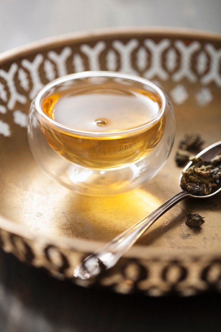 Tea in a glass bowl