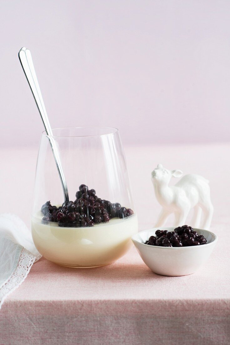 Buttermilk panna cotta with berries