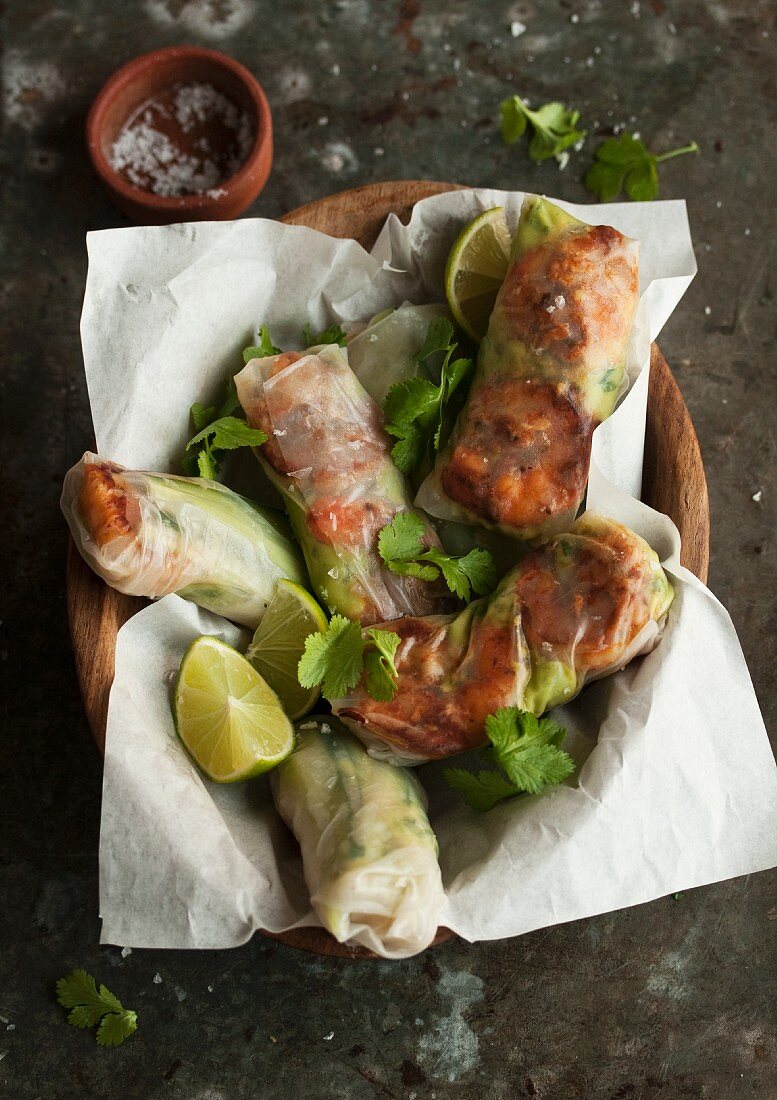 Rice paper rolls filled with prawns and coriander leaves (Asia)