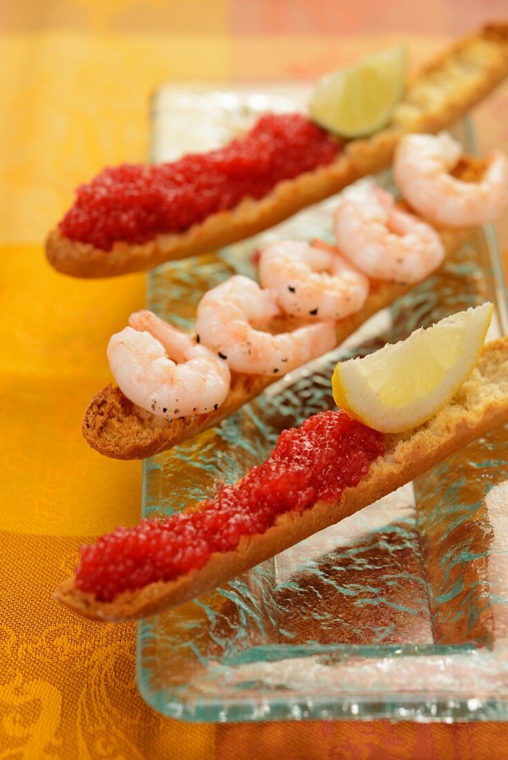 Tartines with prawns and lumpfish caviar