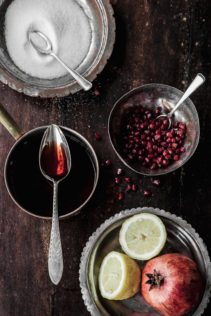 Pomegranate syrup and ingredients (pomegranate, lemons, sugar)
