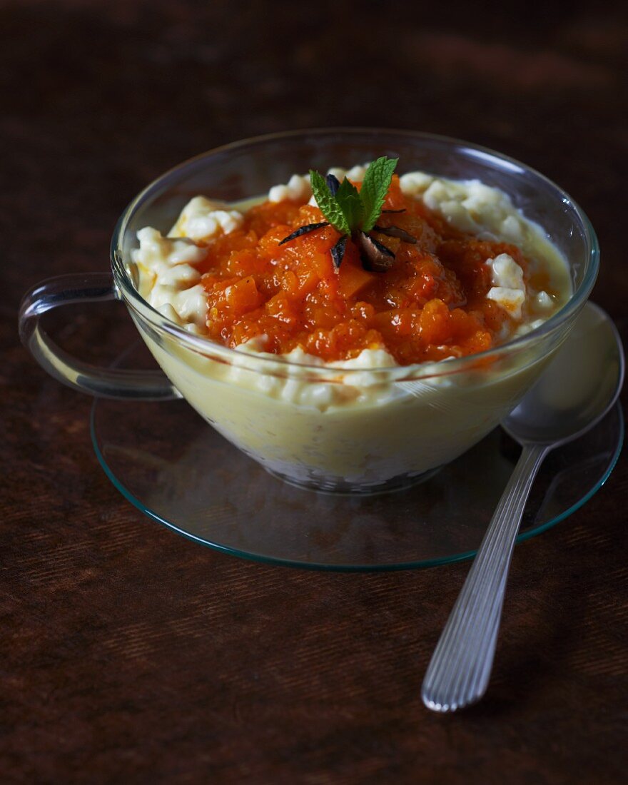 Milchreis mit Butternusskürbis und Tonkabohnen