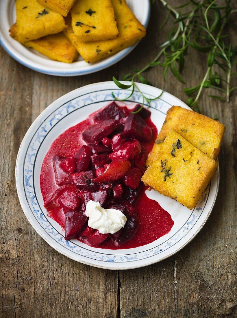 Beetroot with polenta slices