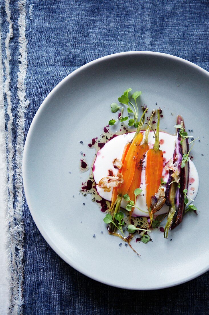 Roast carrots with yogurt and herbs