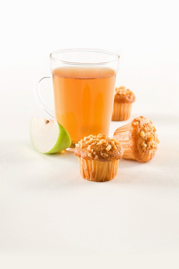 Hazelnut muffins with apple tea