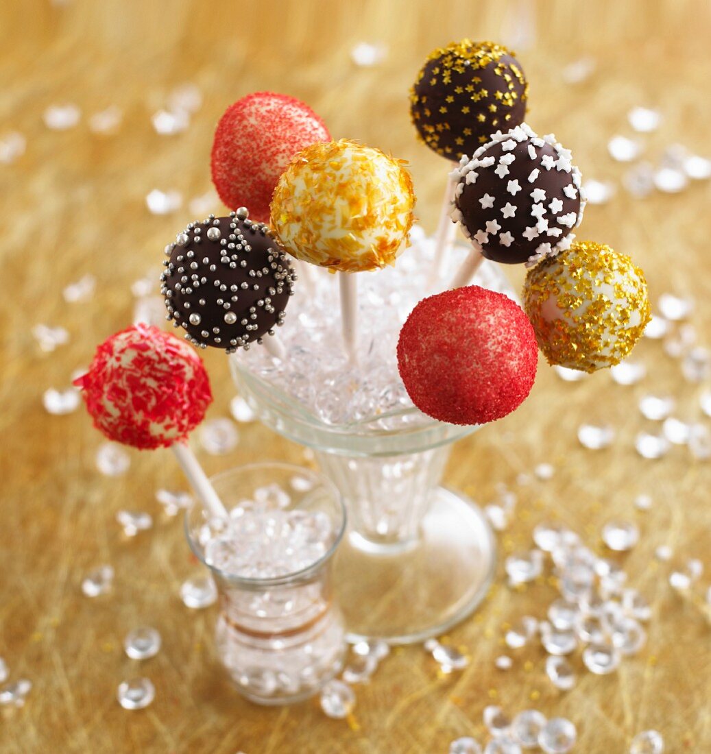 Cake pops, decorated for Christmas