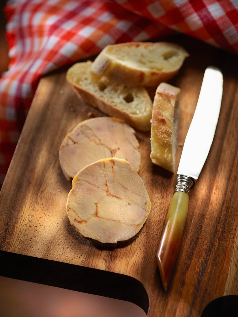 Alsatian foie gras with baguette