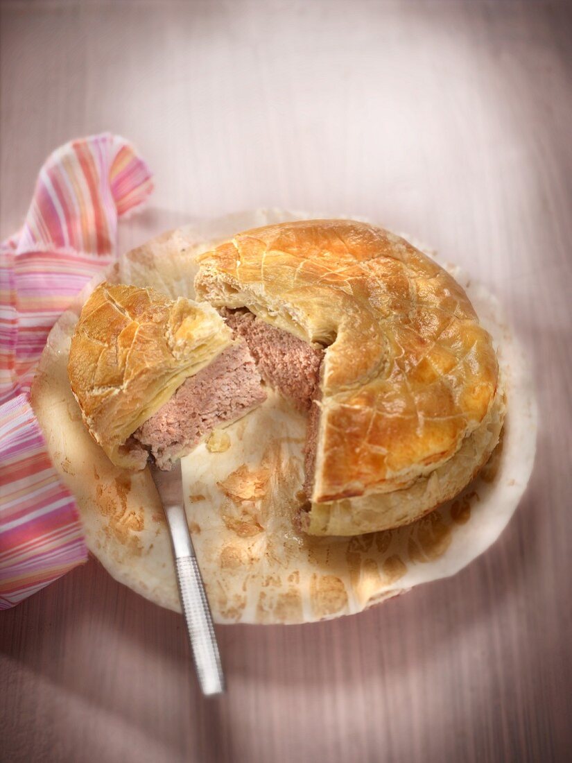 Puffed pastry filled with ground beef (France)