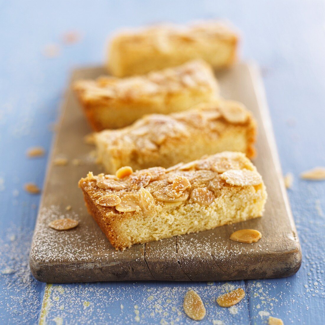 Shortbread with sliced almonds