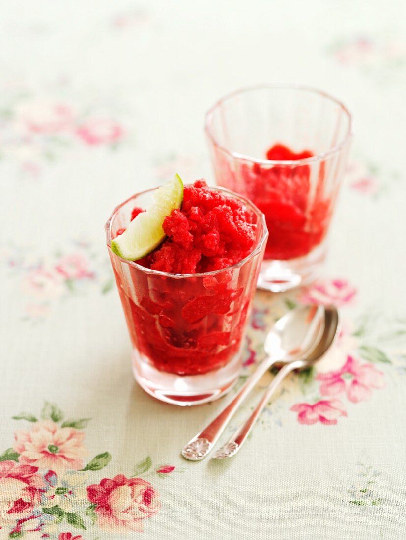 Raspberry granita with limes