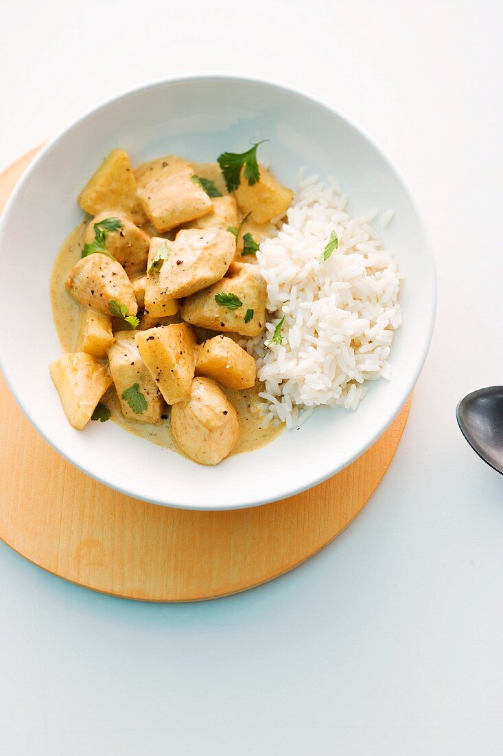 Asiatisches Hähnchencurry mit Reis