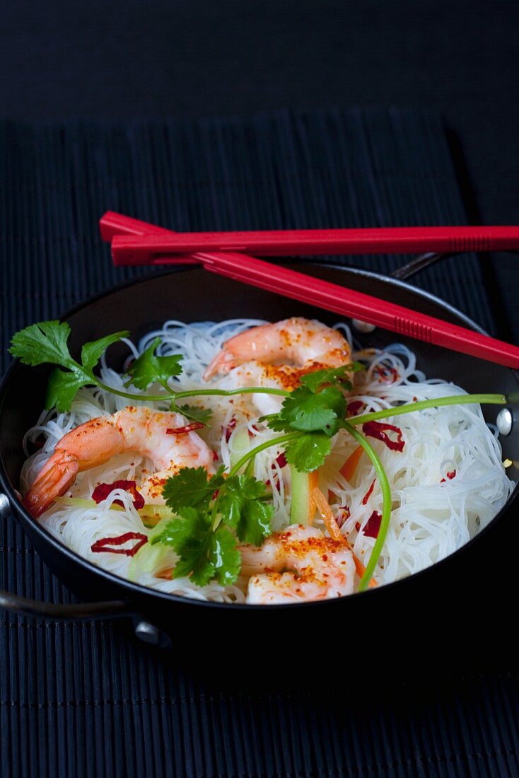 Rice noodles with prawns, chillies and coriander leaves (Asia)