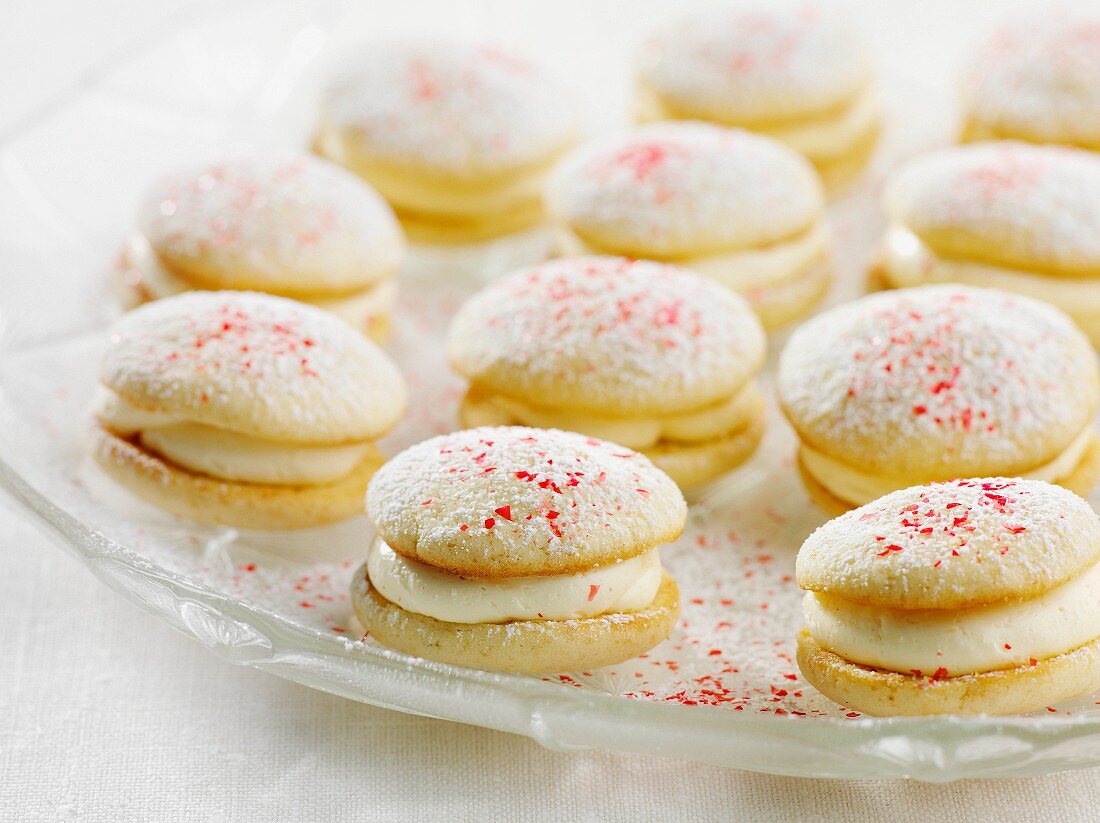 Whoopie pies with red sugar