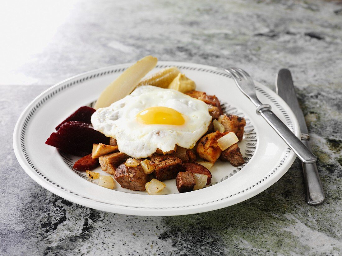 Pyttipanna with potatoes and a fried egg (Sweden)