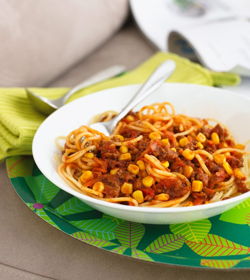 Spaghetti bolognese with sweetcorn