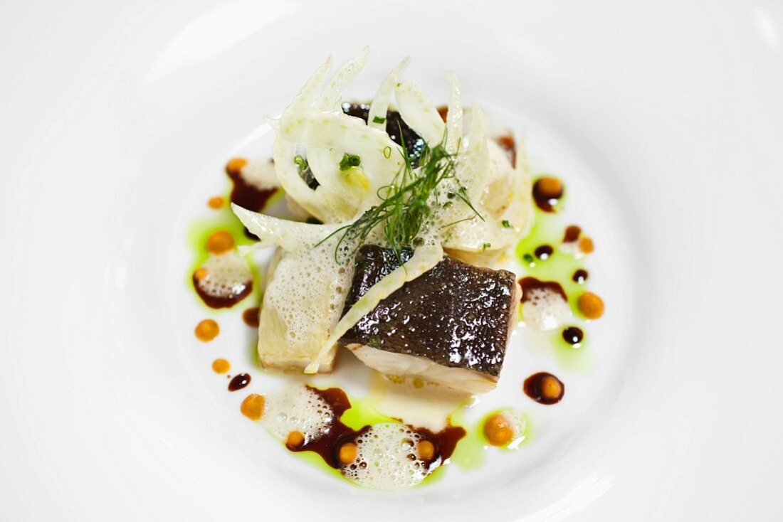 Fillet of hake with fennel (close-up)