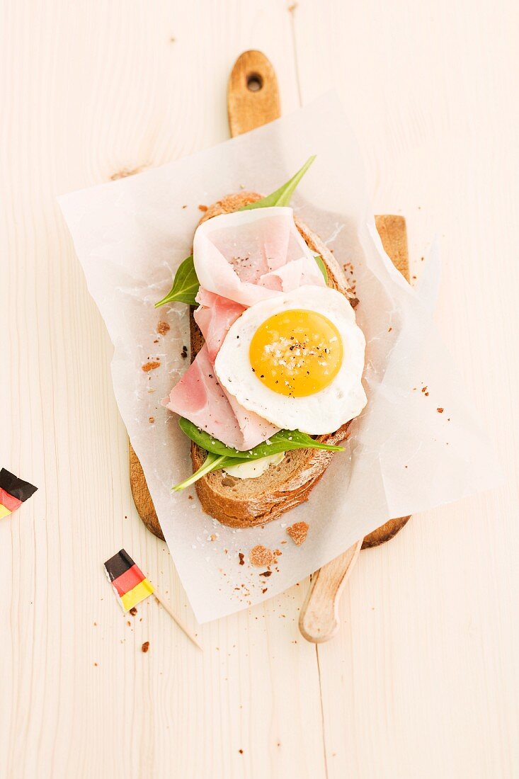 Strammer Max (bread topped with ham and a fried egg)
