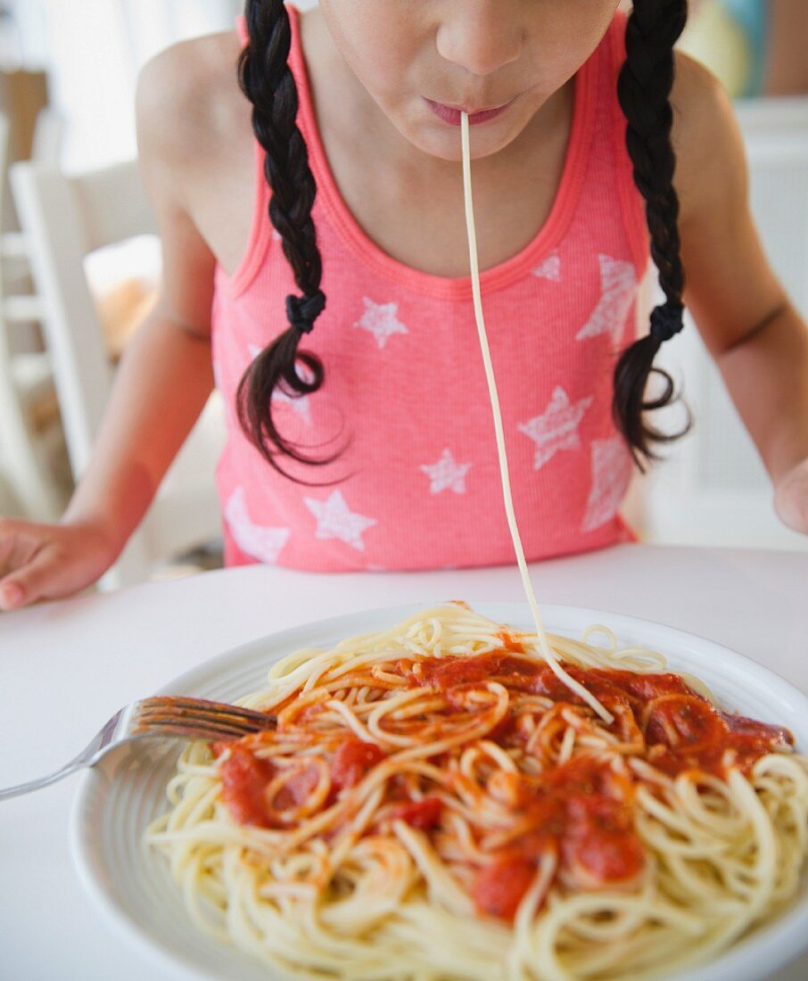 Spaghetti mit Tomatensauce