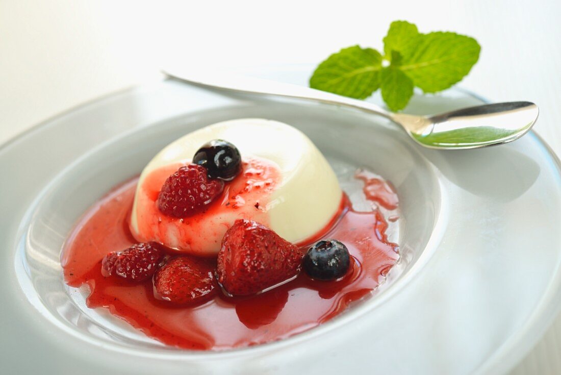 Panna cotta with berry sauce