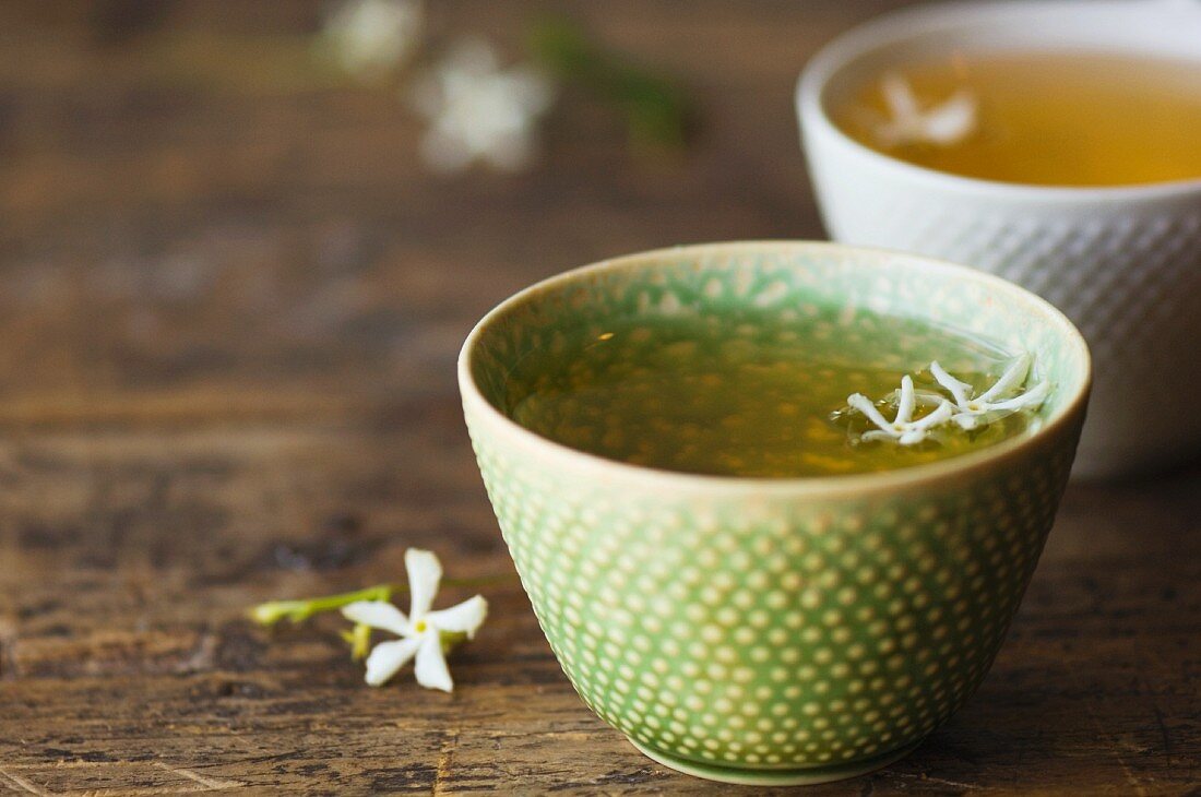 Jasmine tea in tea bowls