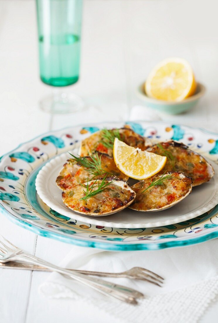 Gefüllte überbackene Clams mit Dill