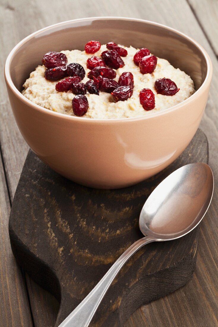 Porridge with dried cranberries