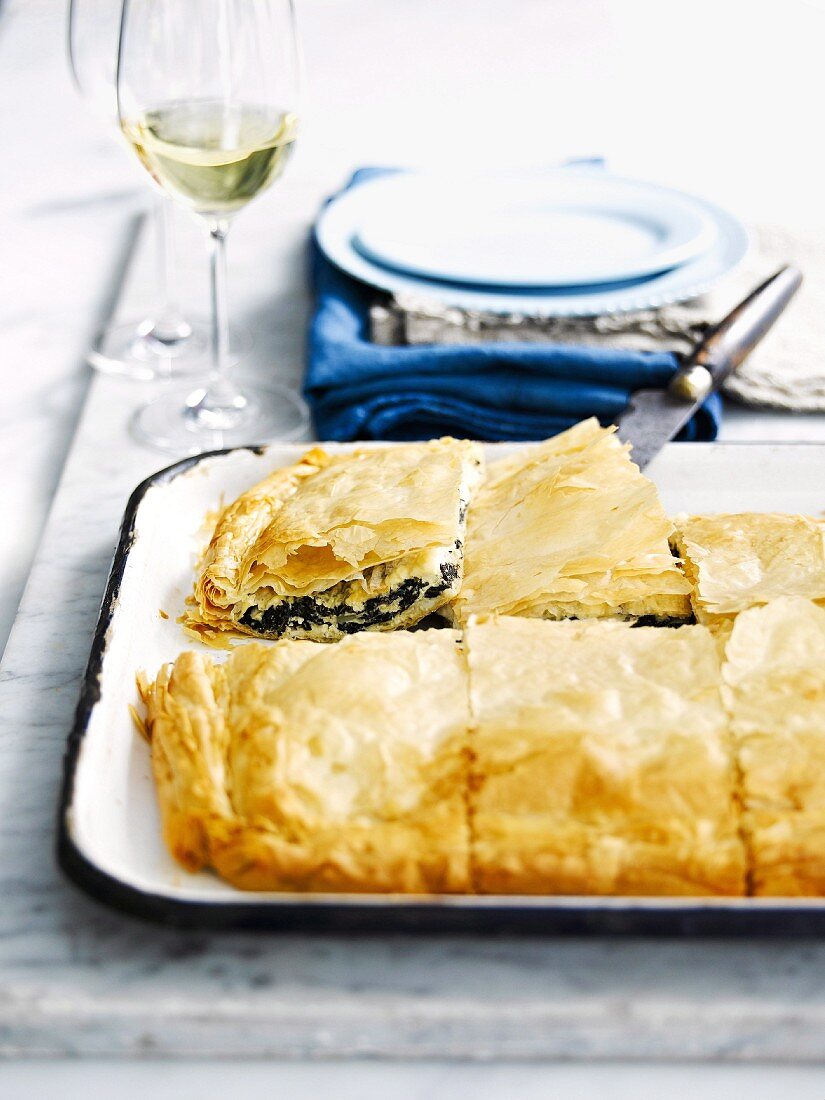 Spanakopita mit Mangold (Filoteigpastete, Griechenland)