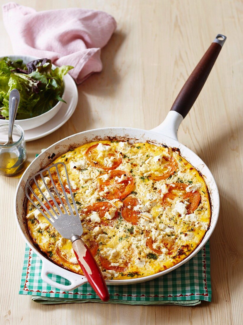 Frittata mit Hackfleisch, Pilzen, Tomaten & Feta