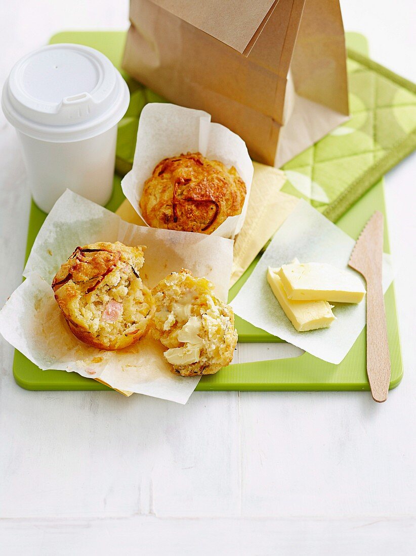 Pikante Muffins mit Mais & Schinken fürs Frühstück unterwegs
