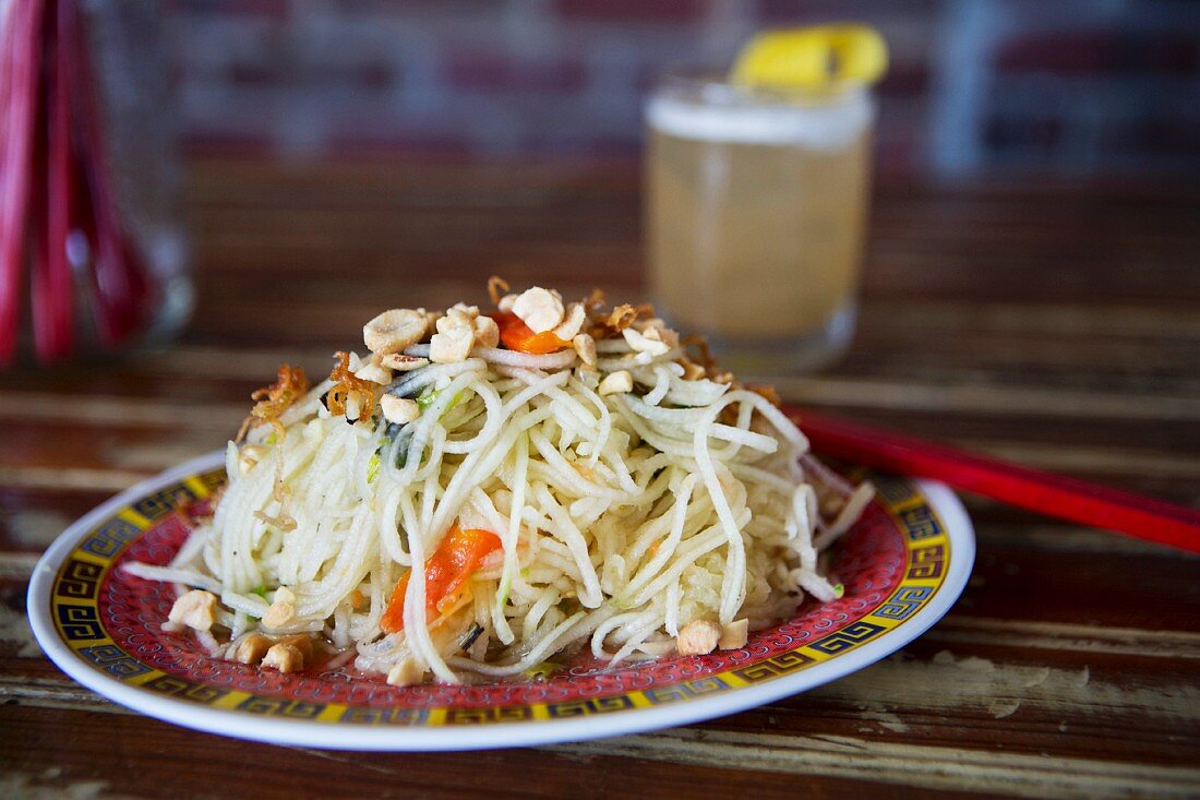 Asian noodle salad with papaya