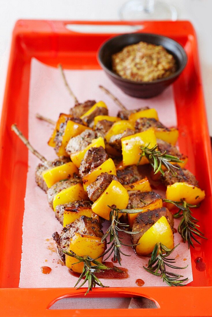 Rosemary skewers with beef and peppers
