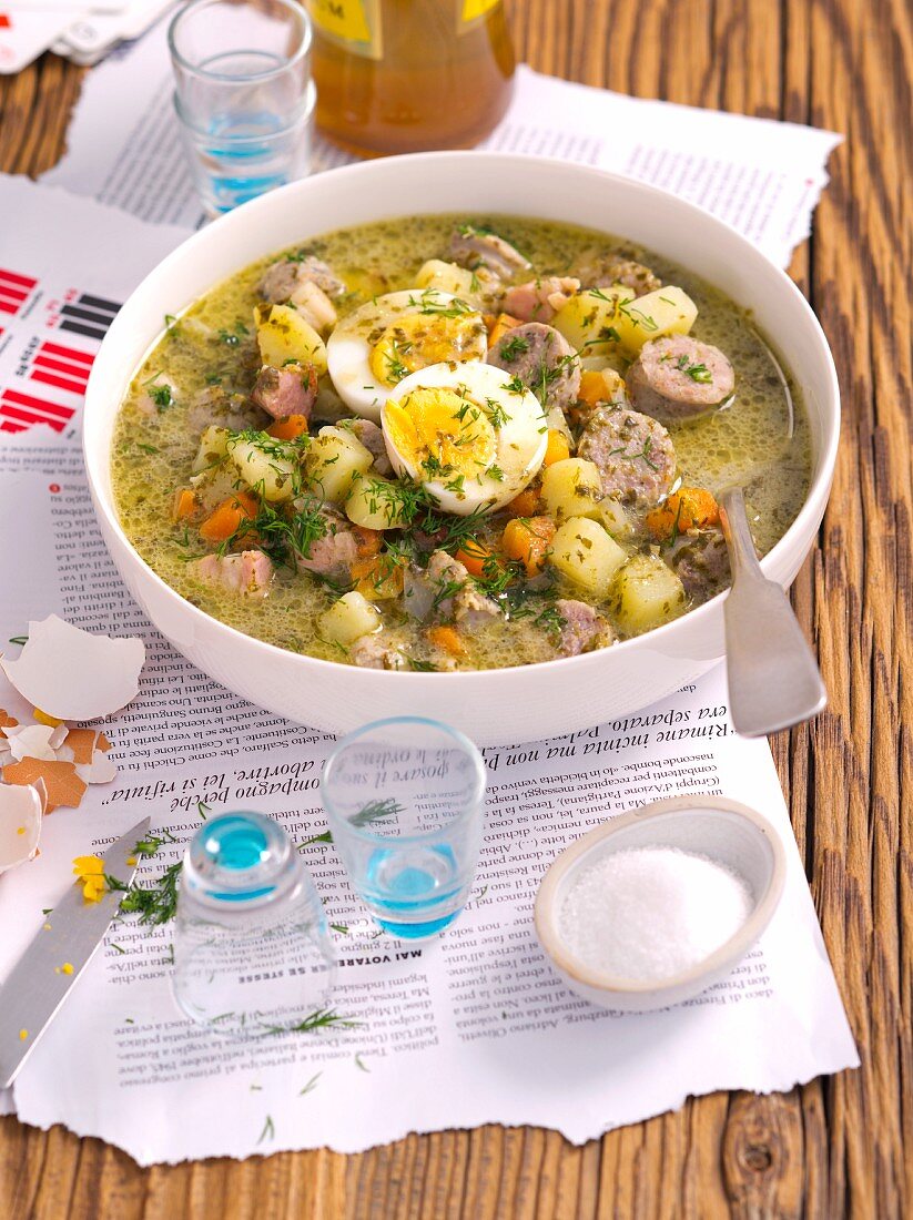 Sauerampfersuppe mit Kartoffeln und Ei